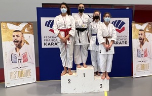 61fa3b9f34618_PODIUMCADETTES60NOBREEMY.jpg