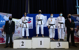 620149de690a0_PODIUMLEBON.jpg